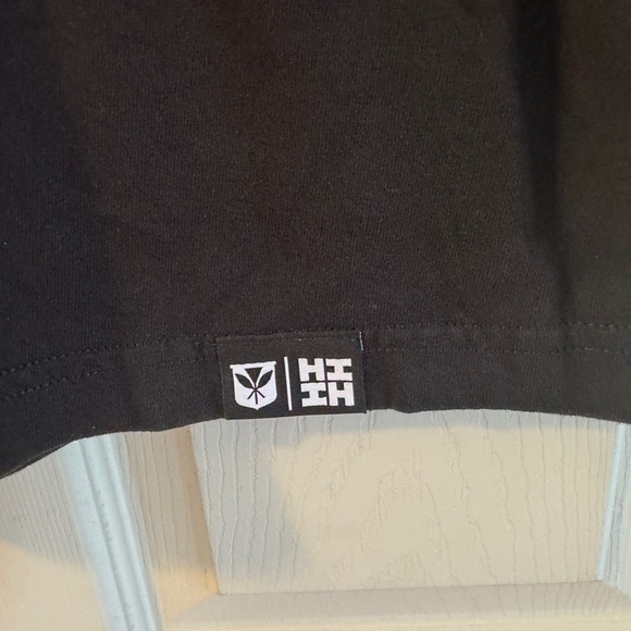 Like New Hawaii’s finest Black hi viz graphic tee XL - Picture 2 of 4